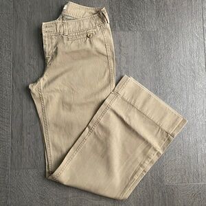 WOMANS BANANA REPUBLIC KHAKI FLARE PANTS WIDE HEM BOTTON SIZE 6 100% COTTON!